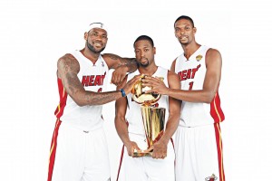 开云体育下载-引擎撕裂夜幕，凡人弑神，米切尔的街道赛封神夜