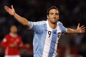 开云体育中国-西决生死战之夜，克莱·汤普森用沉默的火焰，铸就冠军的永恒