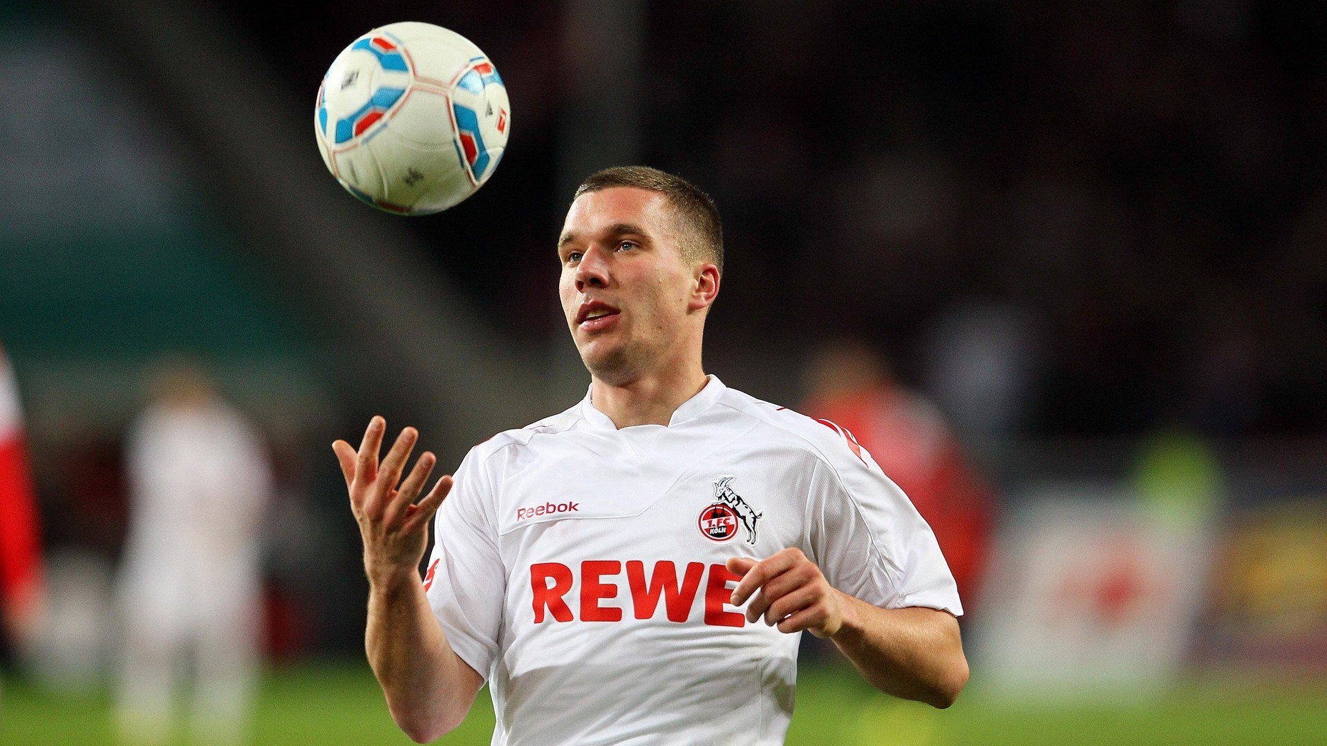 年度焦点之战之夜，莱万比赛走势一手掌控