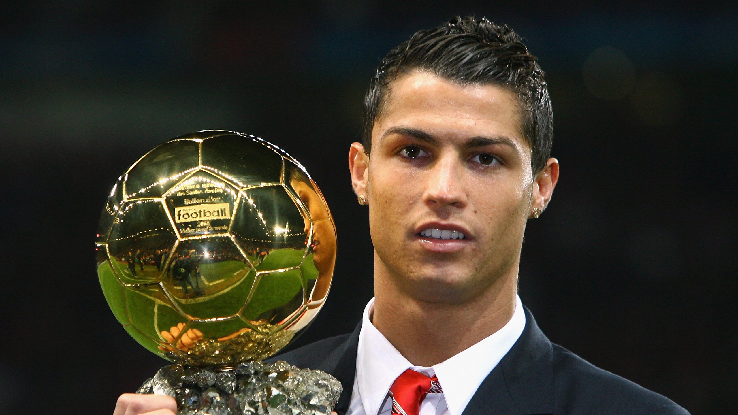 利拉德比赛走势一手掌控，广东队逆转湖人，当平行宇宙在篮球场交汇